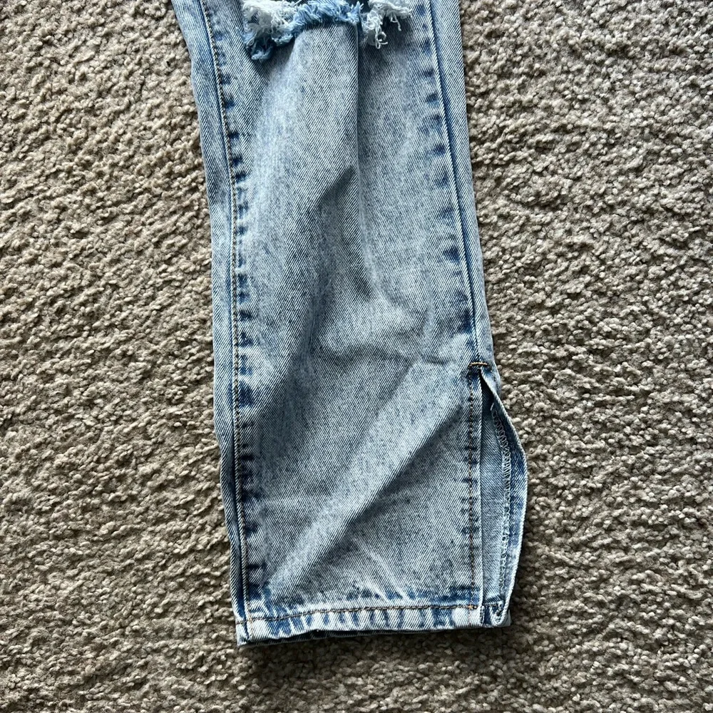 Pretty Little Thing Ice Blue Distressed Split Hem Jeans - Picture 3 of 4